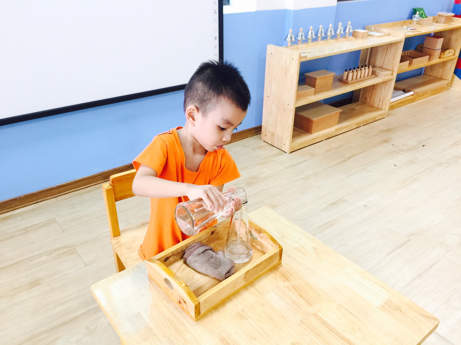 PHƯƠNG PHÁP GIÁO DỤC MONTESSORI VÀ ĐIỀU BẠN CẦN BIẾT